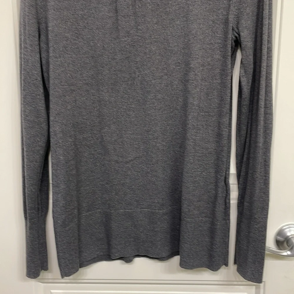 Eddie Bauer gray sweater - Picture 9 of 9